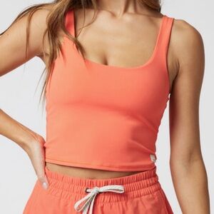 ✨NWT✨ Vuori Daily Crop Tank
